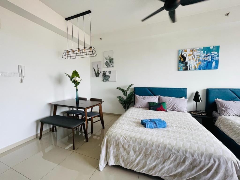 Homestay I-City Cantik, Tenang, Wifi, 4K Smart Tv, Netflix, Coway, Free Parking Shah Alam Esterno foto