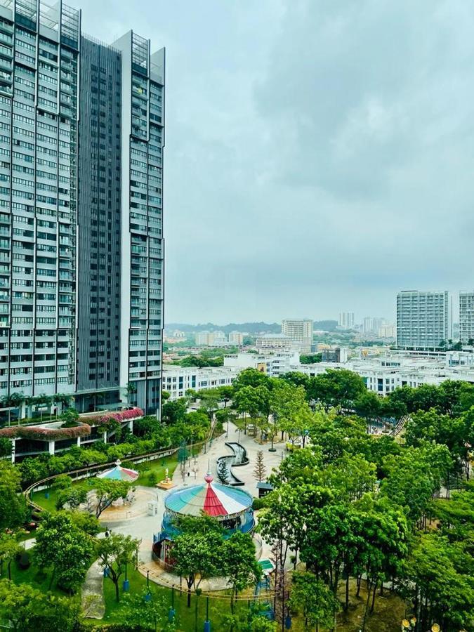 Homestay I-City Cantik, Tenang, Wifi, 4K Smart Tv, Netflix, Coway, Free Parking Shah Alam Esterno foto