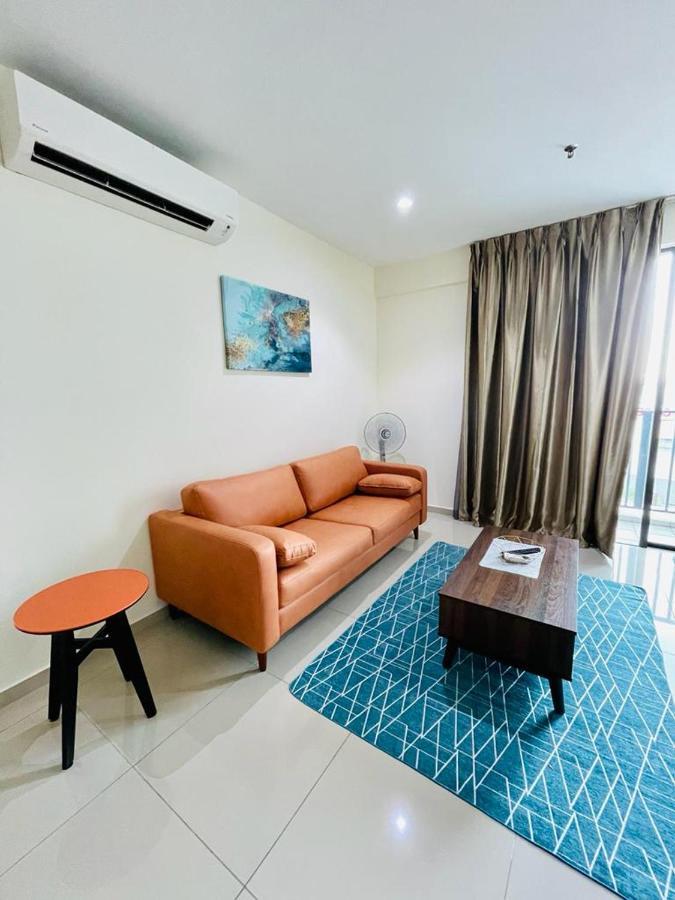 Homestay I-City Cantik, Tenang, Wifi, 4K Smart Tv, Netflix, Coway, Free Parking Shah Alam Esterno foto