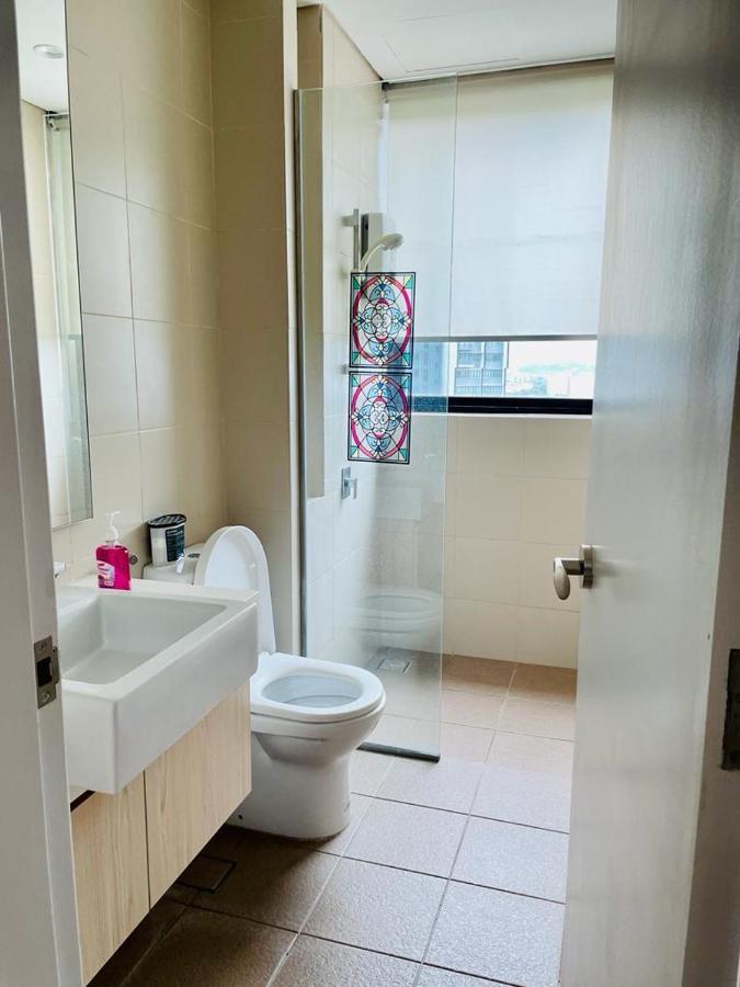 Homestay I-City Cantik, Tenang, Wifi, 4K Smart Tv, Netflix, Coway, Free Parking Shah Alam Esterno foto
