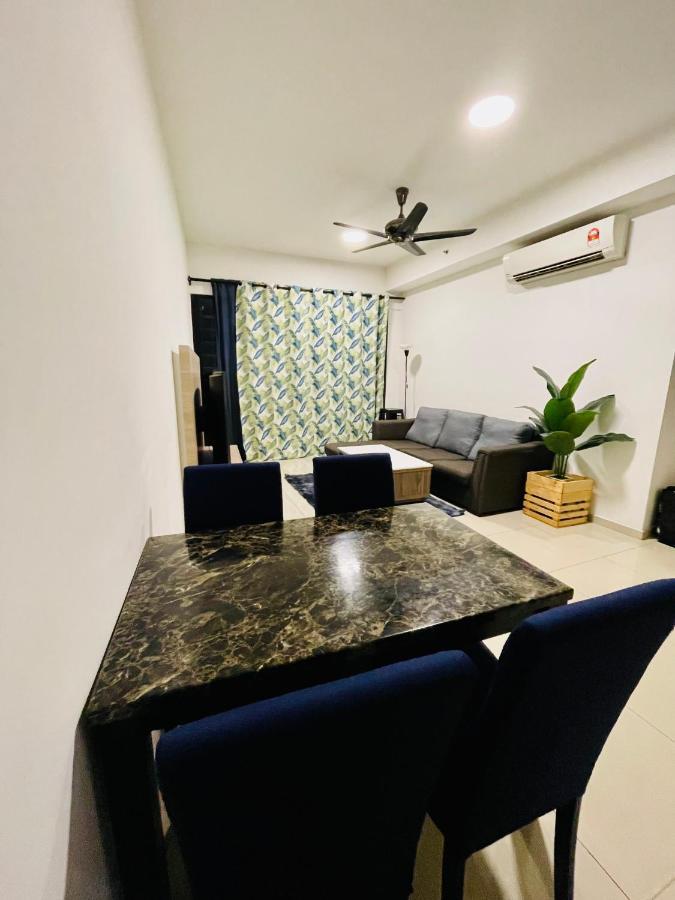 Homestay I-City Cantik, Tenang, Wifi, 4K Smart Tv, Netflix, Coway, Free Parking Shah Alam Esterno foto