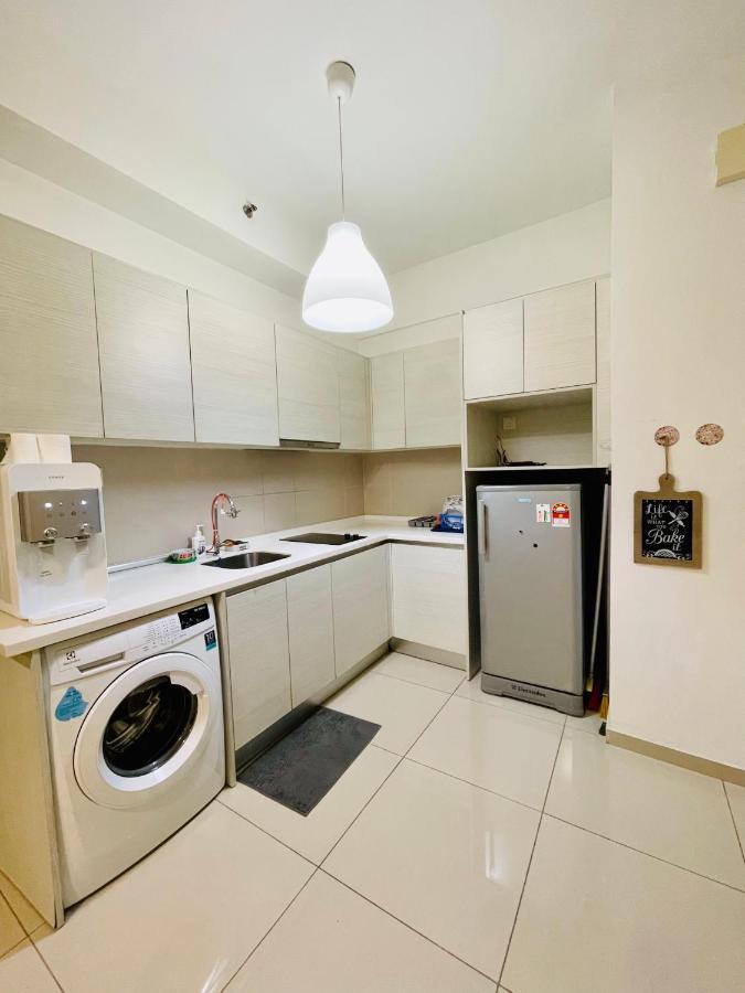 Homestay I-City Cantik, Tenang, Wifi, 4K Smart Tv, Netflix, Coway, Free Parking Shah Alam Esterno foto