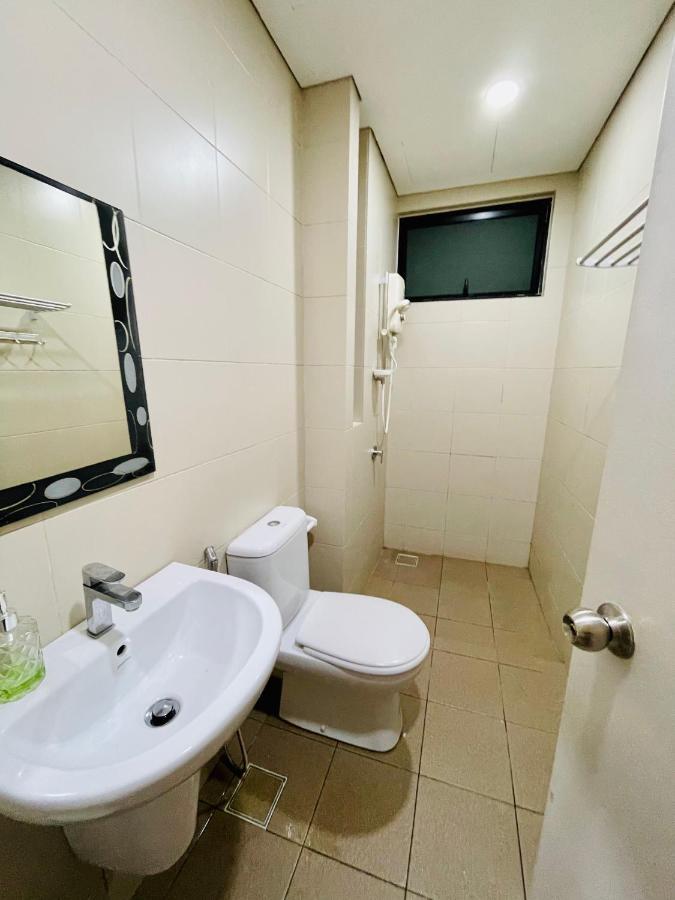 Homestay I-City Cantik, Tenang, Wifi, 4K Smart Tv, Netflix, Coway, Free Parking Shah Alam Esterno foto