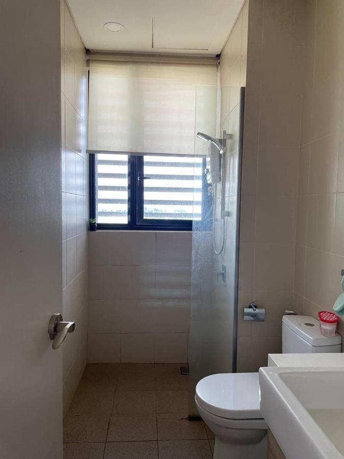 Homestay I-City Cantik, Tenang, Wifi, 4K Smart Tv, Netflix, Coway, Free Parking Shah Alam Esterno foto