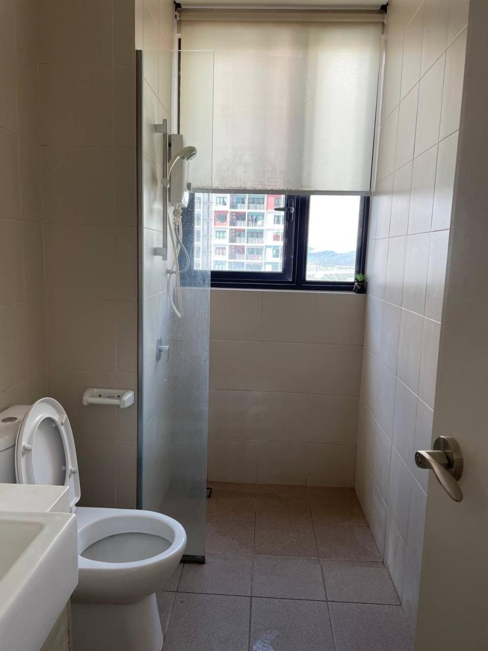 Homestay I-City Cantik, Tenang, Wifi, 4K Smart Tv, Netflix, Coway, Free Parking Shah Alam Esterno foto